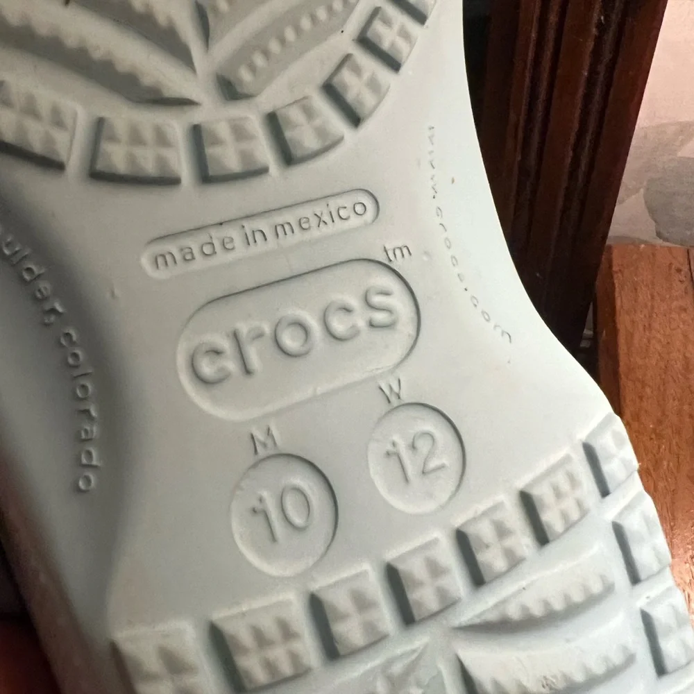 CROCS comfortable slip